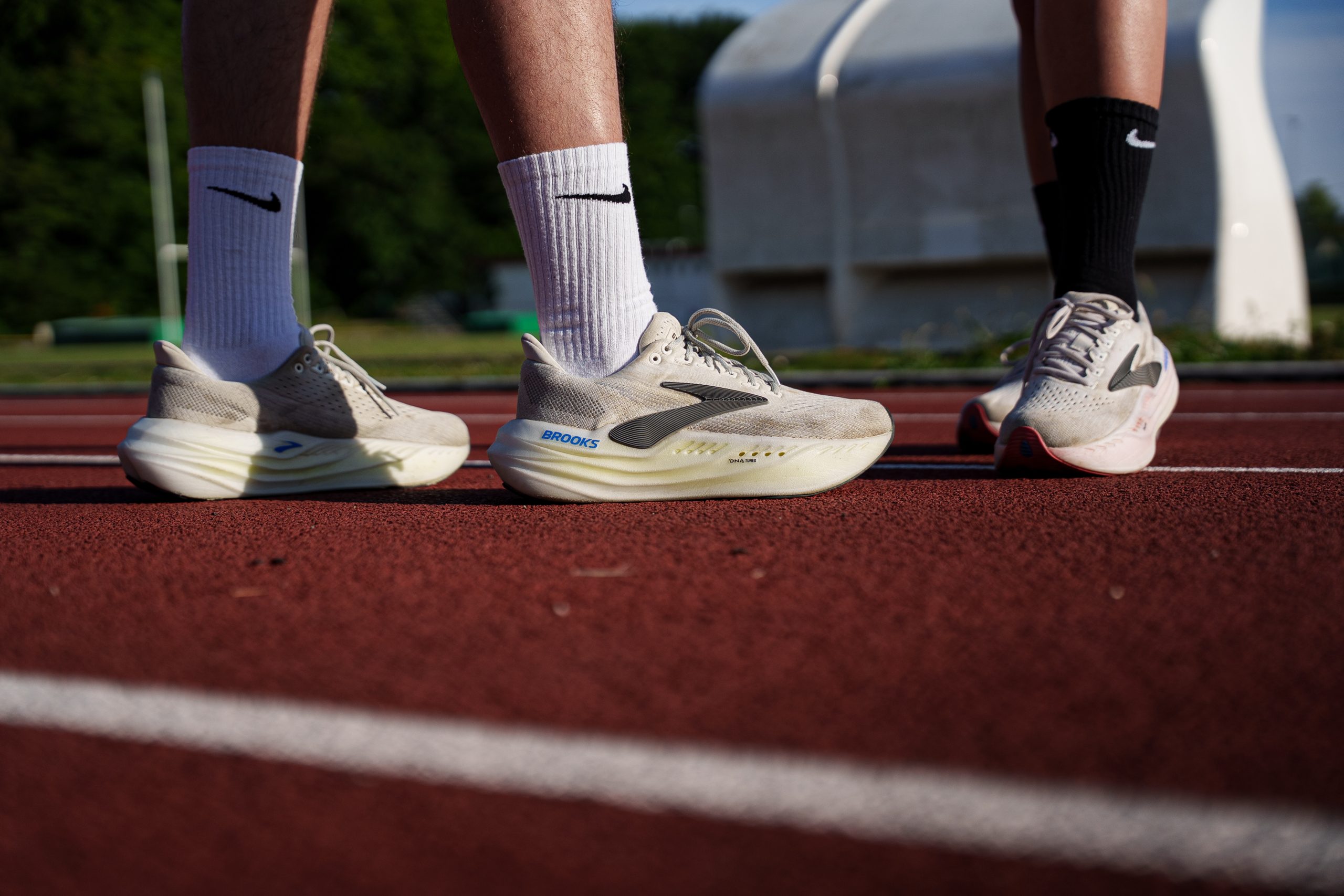 chaussure-running-brooks-piste-athletisme