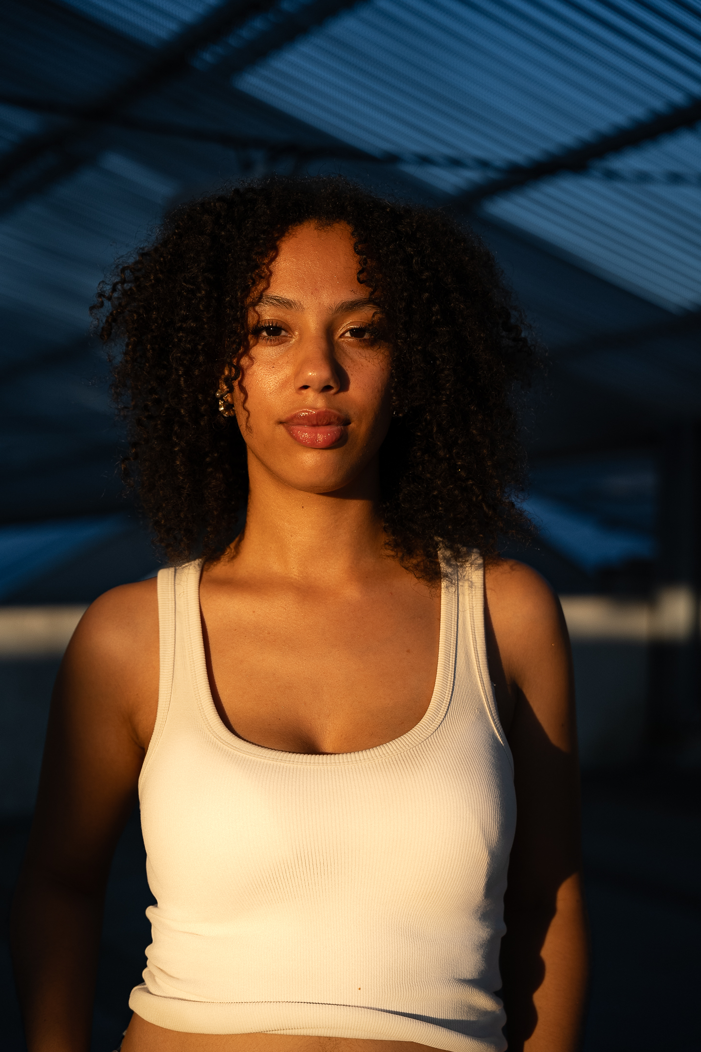 gros-plan-visage-portrait-femme-bordeaux