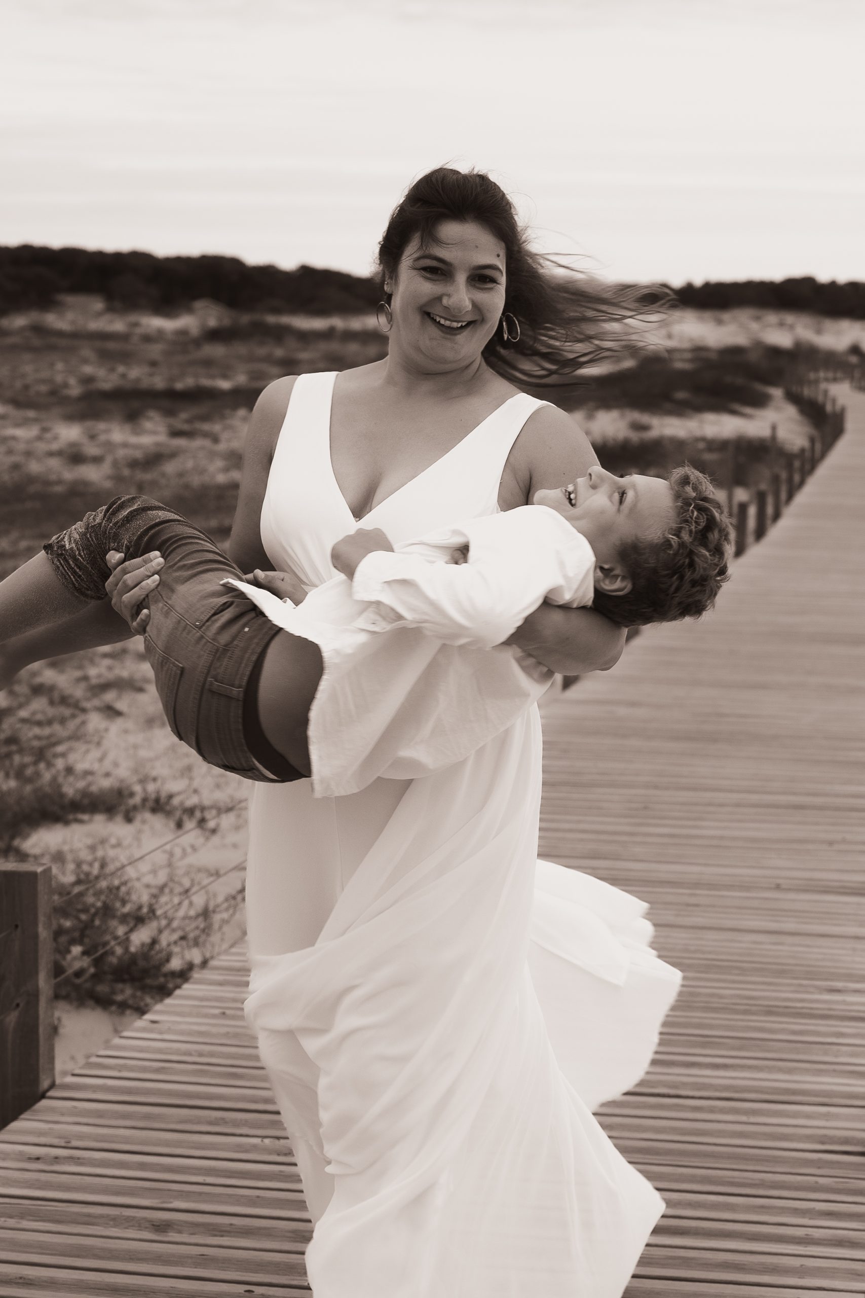 photographie-noir-et-blanc-famille-bord-de-mer-bordeaux