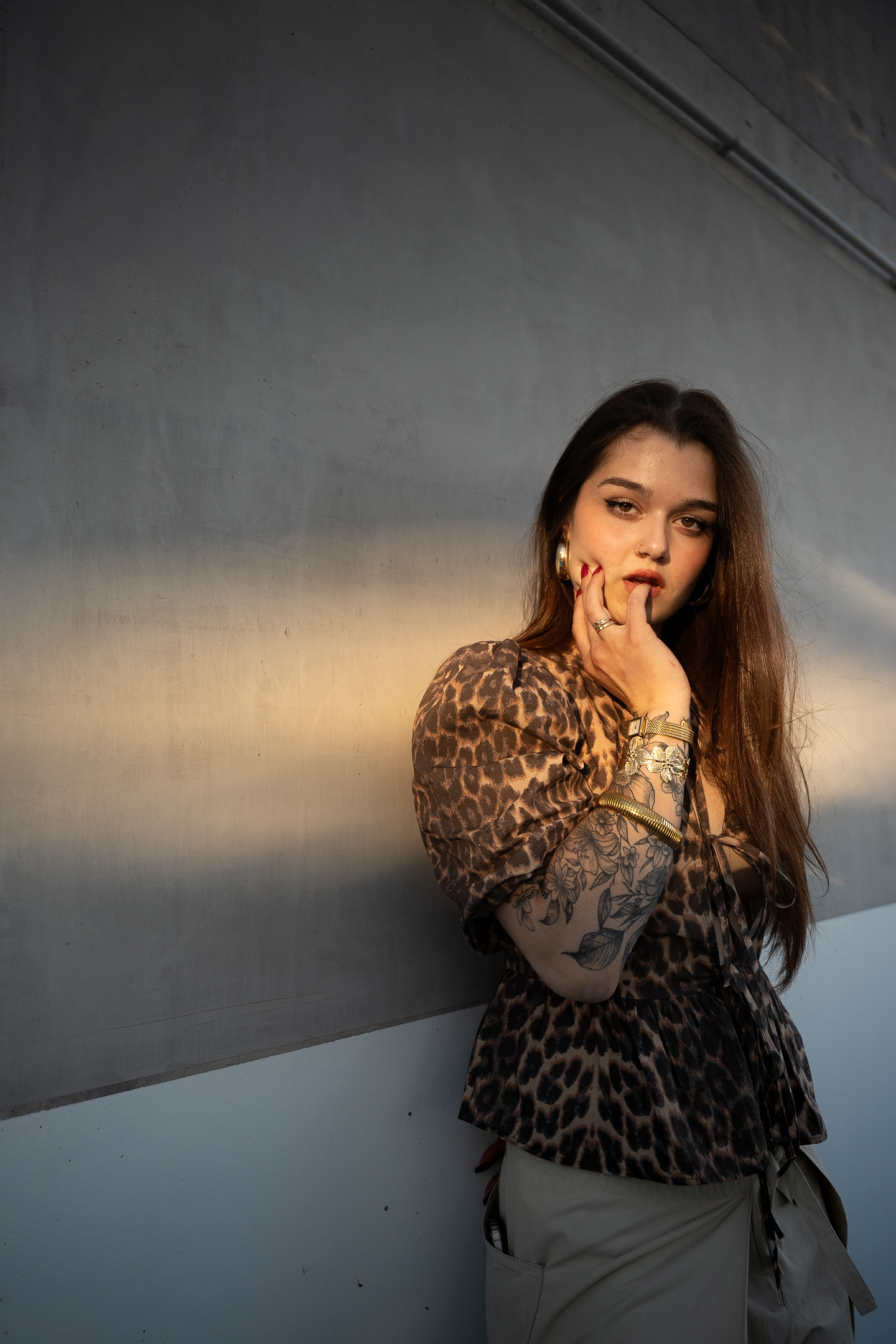 portrait-femme-ombre-et-lumiere-parking