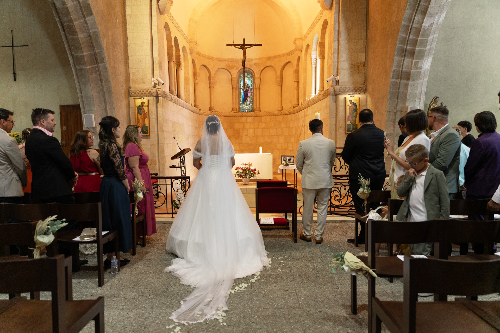 ceremonie-religieuse-mariage-eglise-autel