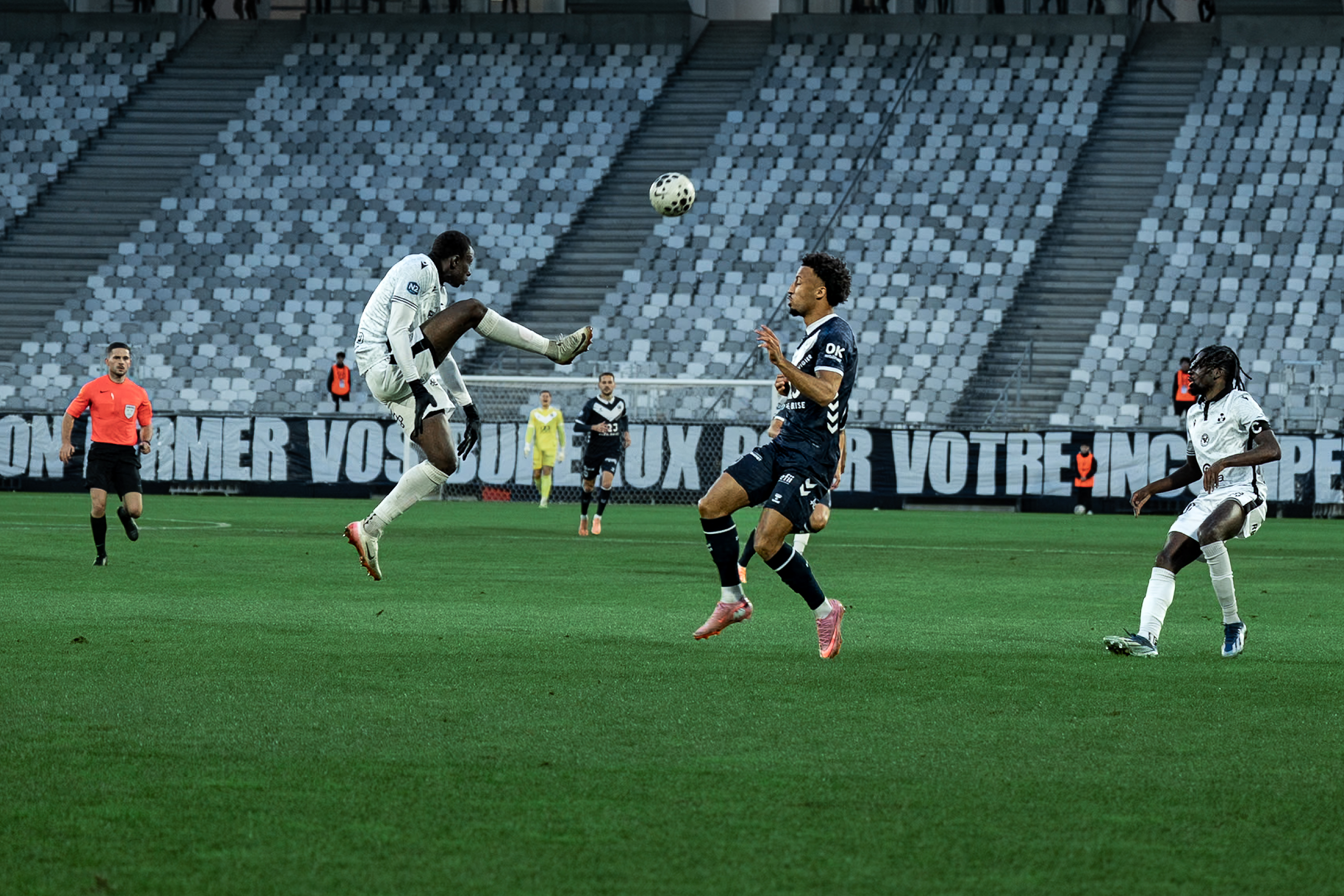 details-crampons-football-match-photographe-bordeaux