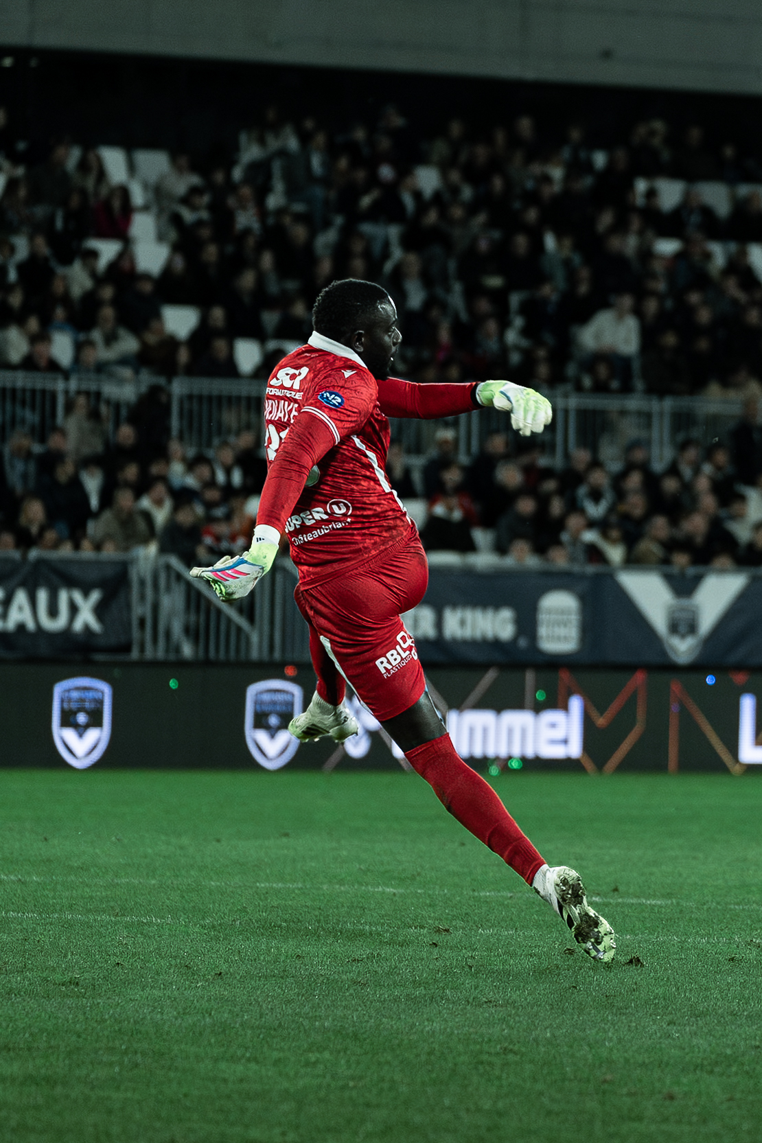 photo-action-ballon-football-match-bordeaux
