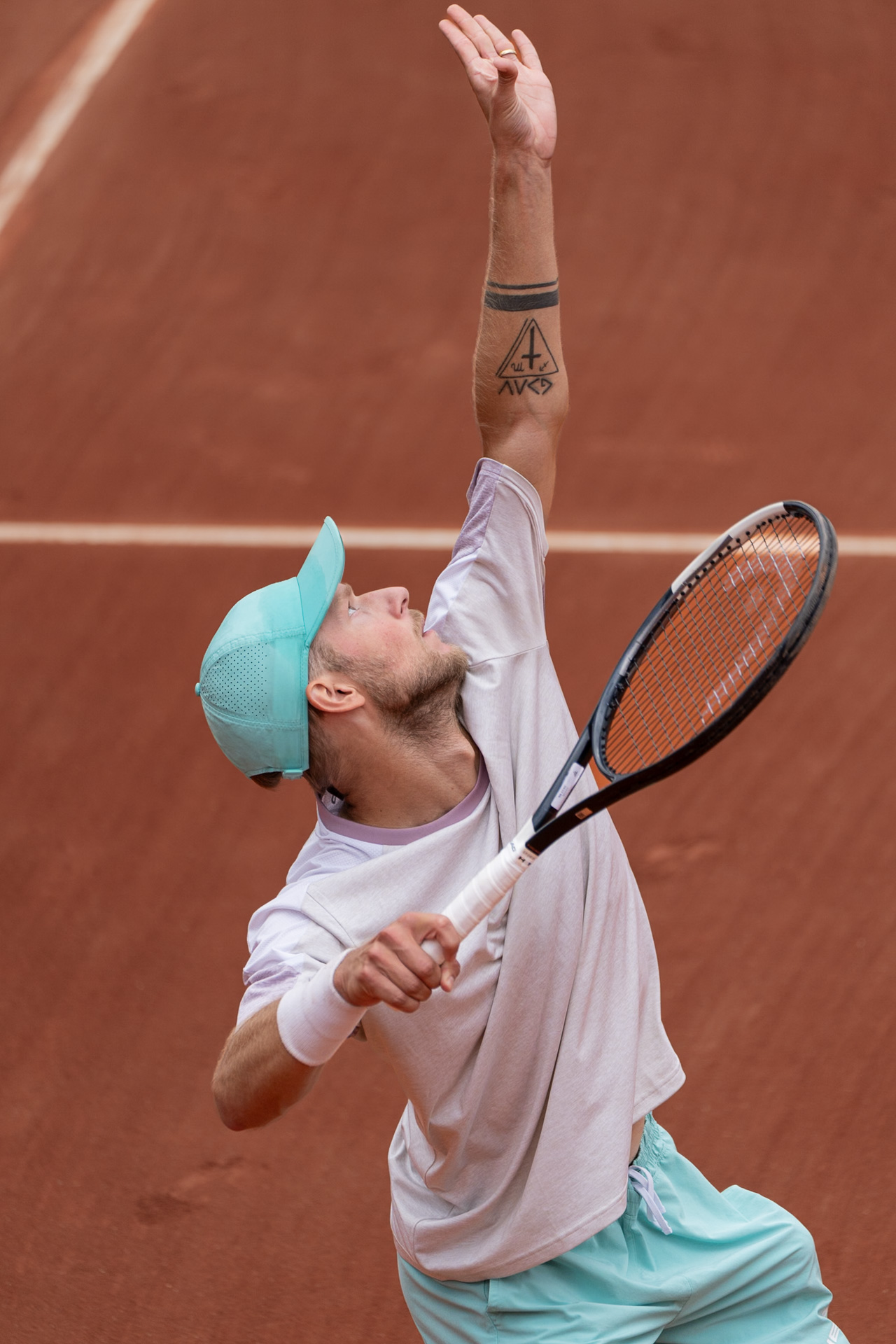 photo-tennis-service-terre-battue-bordeaux